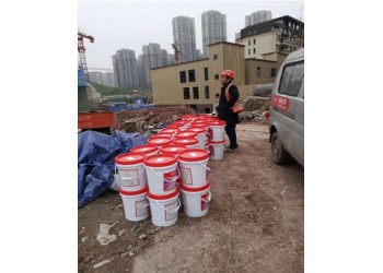 毛坯房水泥墻用手一劃就掉沙，用治沙靈砂漿修復液不鏟墻