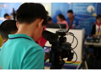 新維訊錄課校園新聞直播專業(yè)校園電視臺(tái)搭建智能設(shè)備