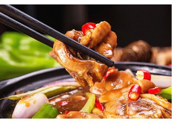 潤仟祥黃燜雞為什么這么好吃？產(chǎn)品有特色