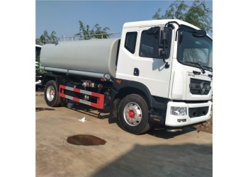 東風(fēng)多利卡D9大型灑水車(chē)價(jià)格直銷(xiāo)廠家山東勁力環(huán)衛(wèi)