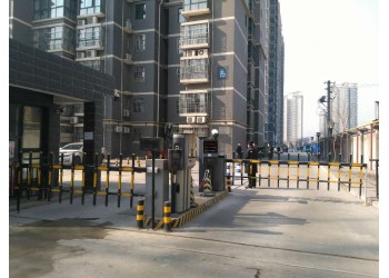 供應(yīng)西安百成停車場(chǎng)雙層?xùn)艡谄鹇錀U