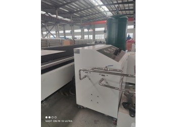 TPU-530氮氣增壓機激光切割現(xiàn)場
